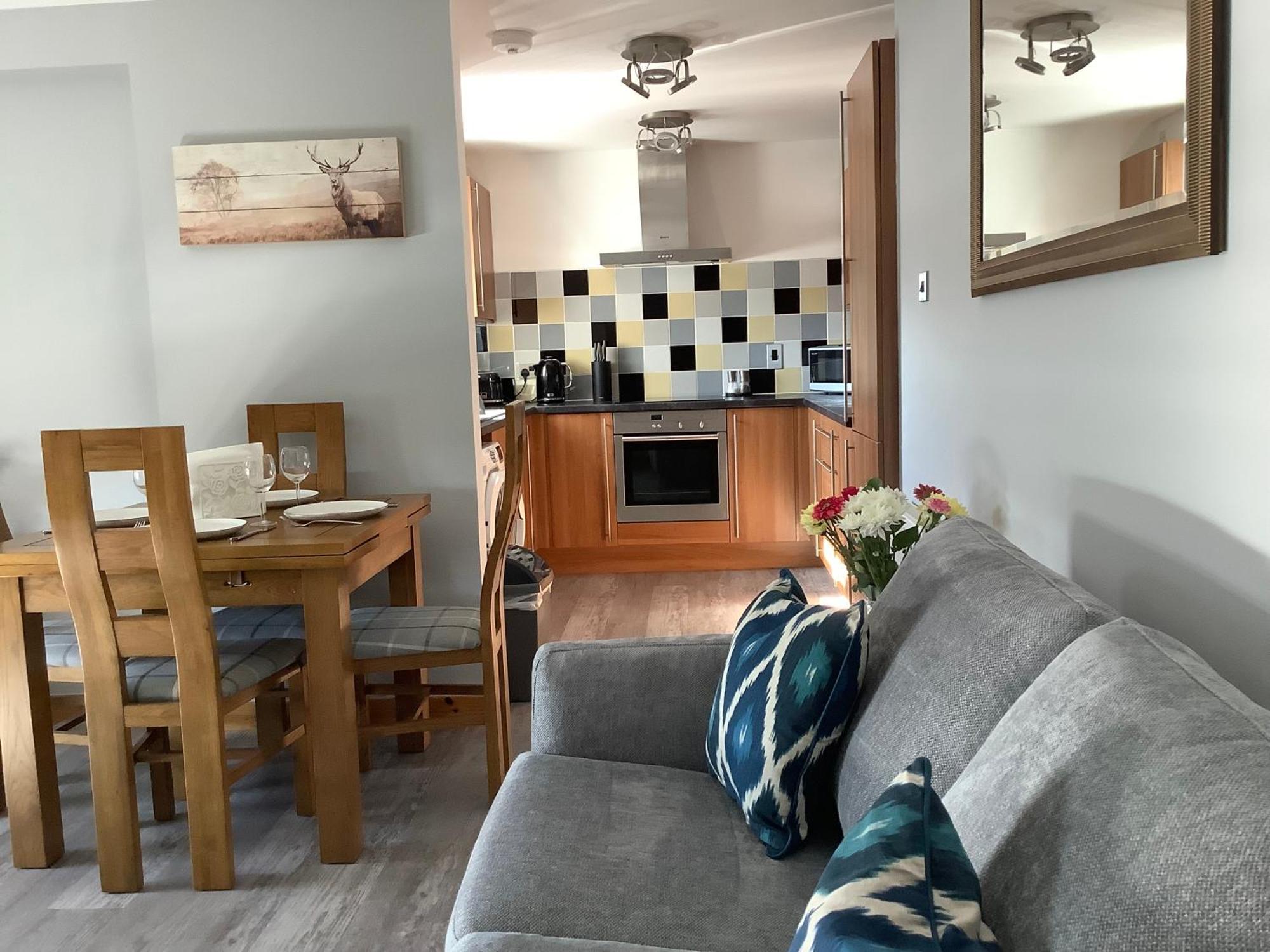 37 Farraline Court, City Centre Apartment Инвернес Екстериор снимка
